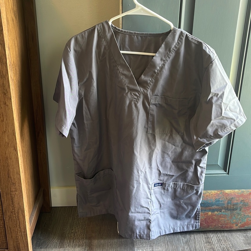 Size medium pewter gray scrub top by Dagacci.